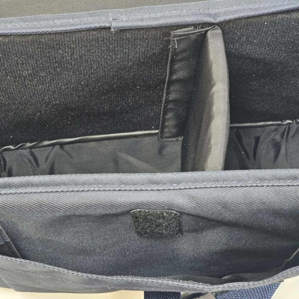 Armsuni Vintage Navy Padded Camera Bag, Divider, Secure Buckle, EUC